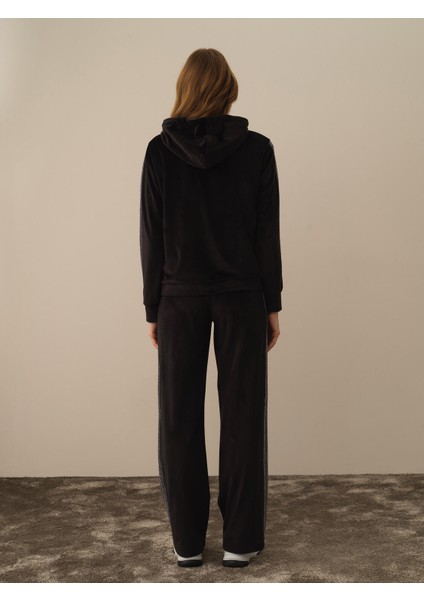Kadın Siyah Esnek Dokulu Regular Fit Sweatmont indirimleri