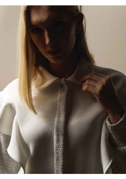 Kadın Kırık Beyaz Pamuk Dokulu Regular Fit Sweatmont fiyatları