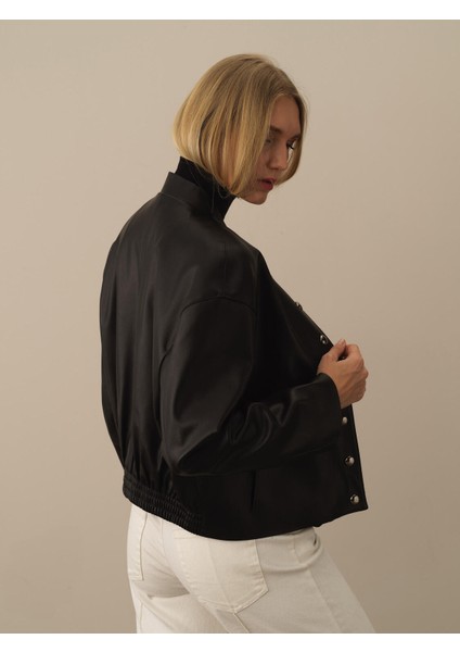 Kadın Siyah Deri Görünümlü Oversize Ceket modelleri