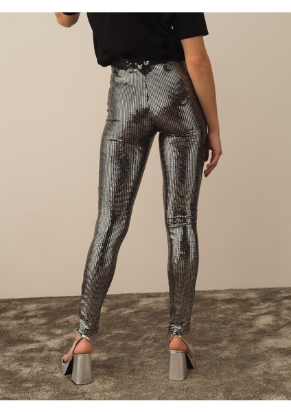 Kadın Siyah Esnek Dokulu Slim Fit Tayt fırsatları