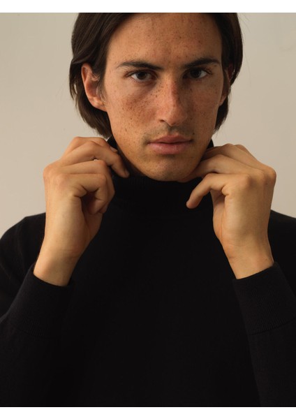 Erkek Siyah Pamuk Dokulu Regular Fit Kazak modelleri