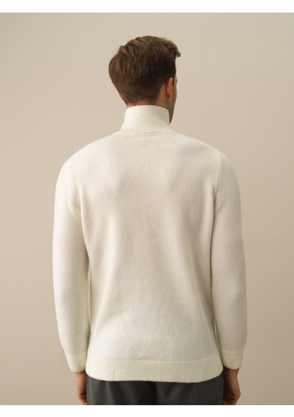 Erkek Kırık Beyaz Lüks Pamuk Dokulu Regular Fit Kazak fırsatları