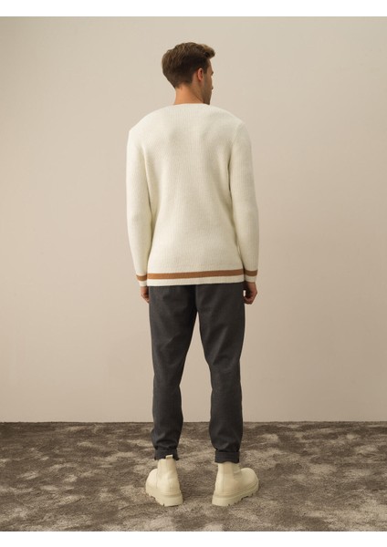 Erkek Ekru Doğal Yün Dokulu Regular Fit Kazak fırsatları