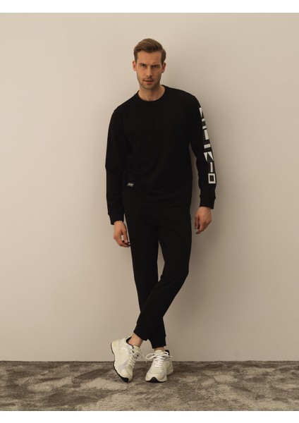 Erkek Siyah Pamuk Dokulu Regular Fit Uzun Kollu Tişört