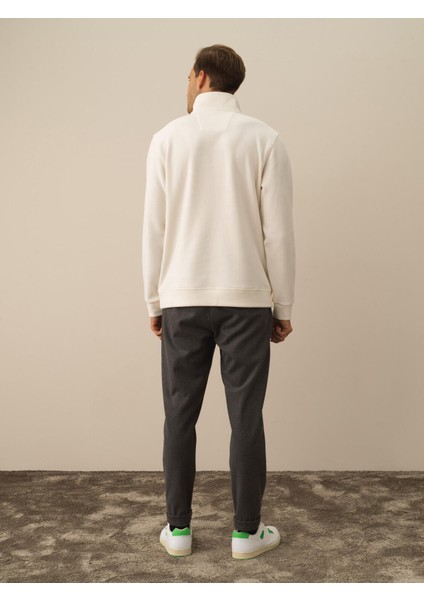 Erkek Ekru Pamuk Dokulu Regular Fit Sweatshirt fırsatları