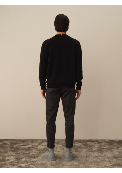 Erkek Siyah Pamuk Dokulu Regular Fit Sweatshirt fırsatları