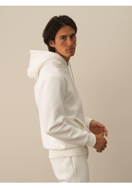 Erkek Kırık Beyaz Pamuk Dokulu Regular Fit Sweatshirt modelleri