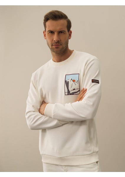 Erkek Ekru Pamuk Dokulu Regular Fit Sweatshirt fiyatları