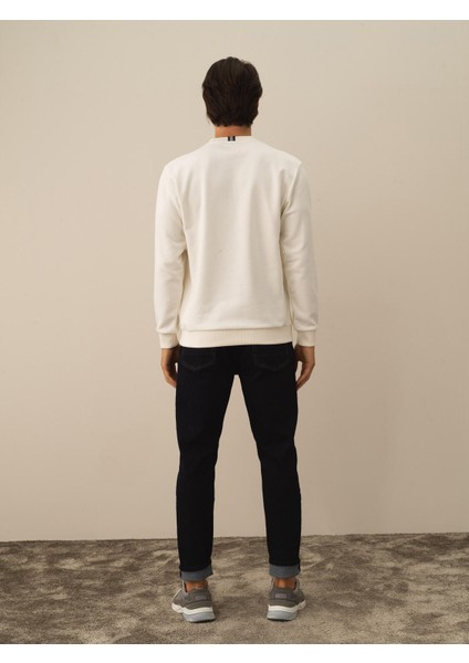 Erkek Ekru Pamuk Dokulu Regular Fit Sweatshirt fırsatları