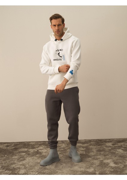 Erkek Kırık Beyaz Pamuk Dokulu Regular Fit Sweatshirt fiyatları