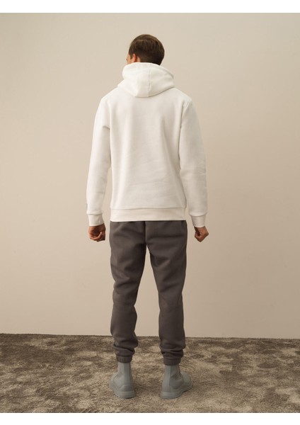 Erkek Kırık Beyaz Pamuk Dokulu Regular Fit Sweatshirt indirimleri