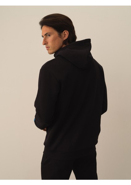 Erkek Siyah Pamuk Dokulu Regular Fit Sweatshirt fırsatları