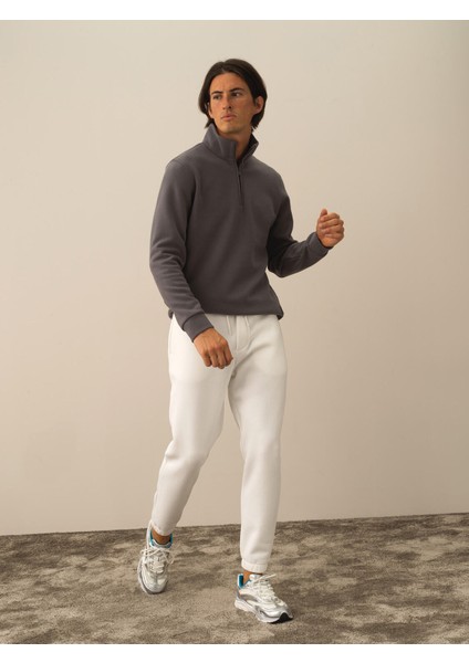Erkek Kırık Beyaz Pamuk Dokulu Regular Fit Sweat Pantolon
