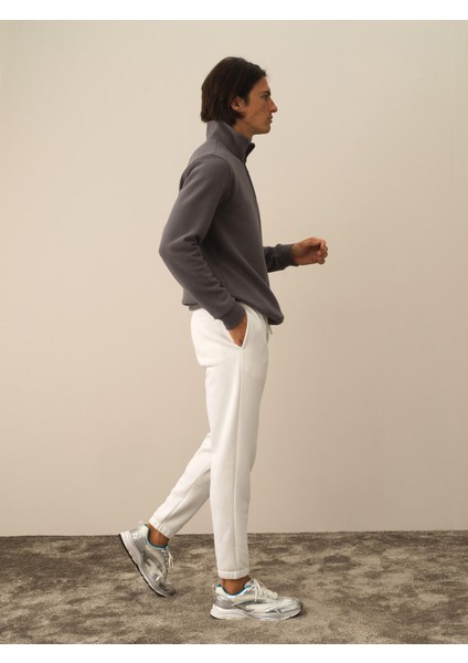 Erkek Kırık Beyaz Pamuk Dokulu Regular Fit Sweat Pantolon fiyatları