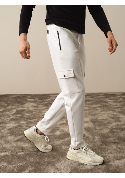 Erkek Kırık Beyaz Pamuk Dokulu Regular Fit Sweat Pantolon modelleri