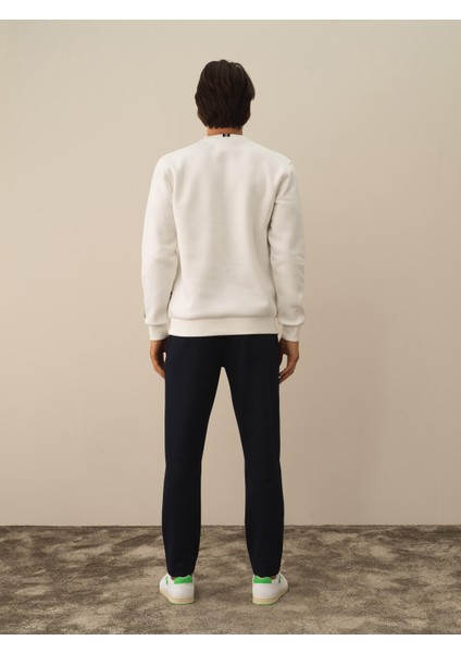 Erkek Kırık Beyaz Pamuk Dokulu Regular Fit Sweatshirt indirimleri