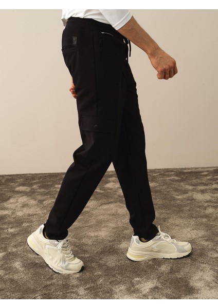 Erkek Siyah Pamuk Dokulu Regular Fit Sweat Pantolon indirimleri