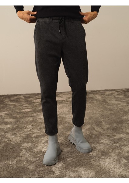 Erkek Siyah Pamuk Dokulu Slim Fit Jogger Pantolon fiyatları