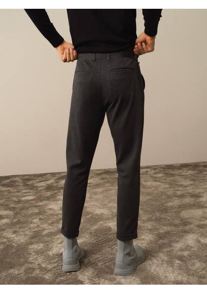 Erkek Siyah Pamuk Dokulu Slim Fit Jogger Pantolon fırsatları