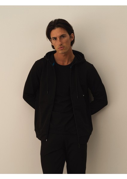 Erkek Siyah Pamuk Dokulu Slim Fit Sweatmont fiyatları