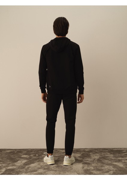 Erkek Siyah Pamuk Dokulu Slim Fit Sweatmont fırsatları