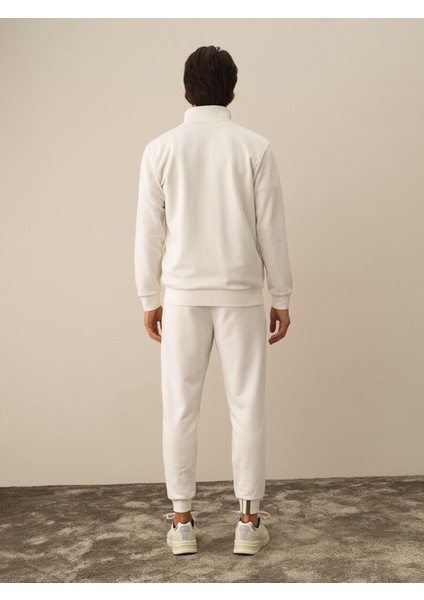 Erkek Ekru Pamuk Dokulu Regular Fit Sweatmont fırsatları