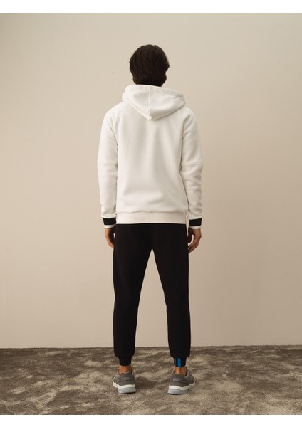 Erkek Kırık Beyaz Pamuk Dokulu Regular Fit Sweatmont indirimleri