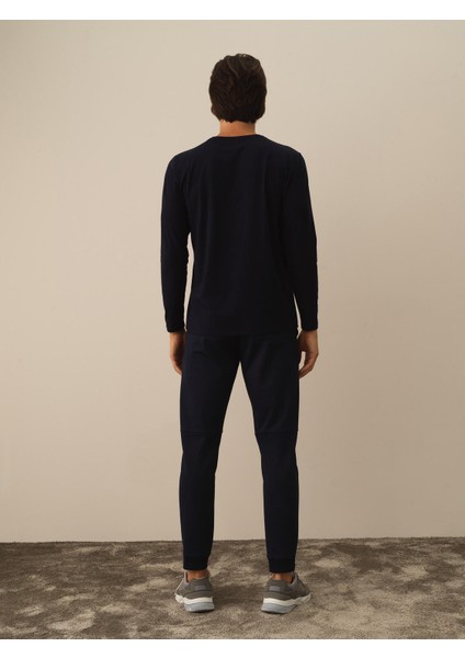 Erkek Lacivert Modal Dokulu Slim Fit Uzun Kollu Tişört fırsatları