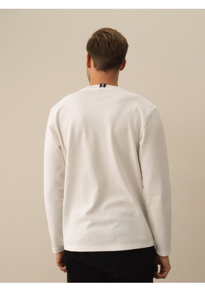 Erkek Kırık Beyaz Pamuk Dokulu Regular Fit Uzun Kollu Tişört modelleri