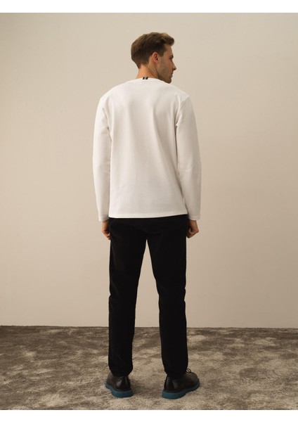 Erkek Kırık Beyaz Pamuk Dokulu Regular Fit Uzun Kollu Tişört fırsatları