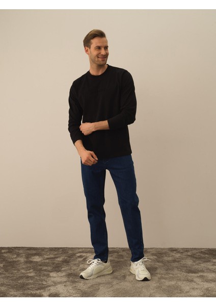 Erkek Siyah Pamuk Dokulu Regular Fit Uzun Kollu Tişört