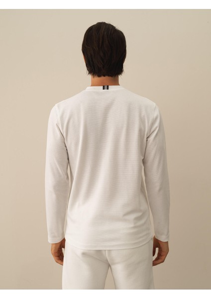 Erkek Kırık Beyaz Pamuk Dokulu Regular Fit Uzun Kollu Tişört modelleri