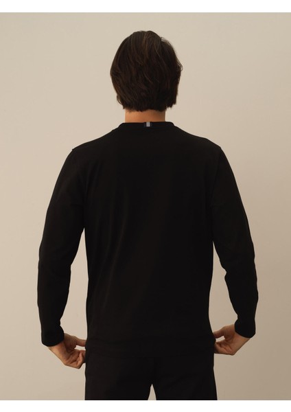 Erkek Siyah Pamuk Dokulu Regular Fit Uzun Kollu Tişört modelleri
