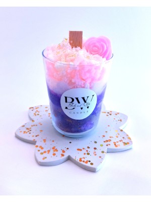 Black And White Candle Pink Ice Candle Milkshake Görünümlü Dekoratif Karışık Meyve Kokulu Mum ve Sunum Tepsisi