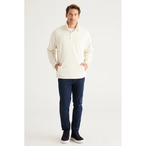 Altınyıldız Classics Erkek Ekru Loose Fit Dik Bato Yaka Jakarlı Yumuşak Tuşeli Polar Sweatshirt