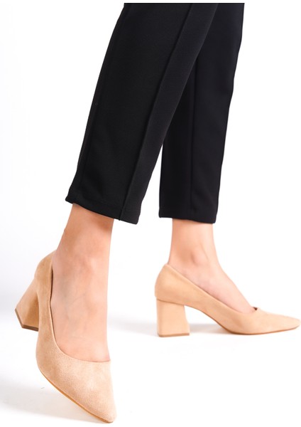 MBZFR601-SN Kadın Süet Blok Topuklu 6 cm Sivri Burun Nude Stiletto & Topuklu Ayakkabı