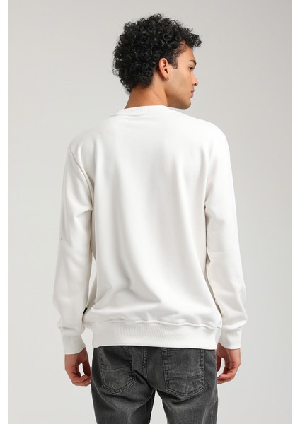 Bisiklet Yaka Ekru Regular Custom Sweatshirt 23FWM60143 fırsatları