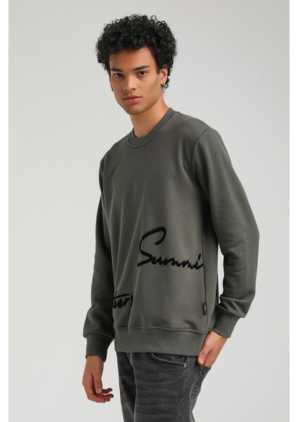 Bisiklet Yaka Haki Slim Fit Sweatshirt 23FWM60150 modelleri