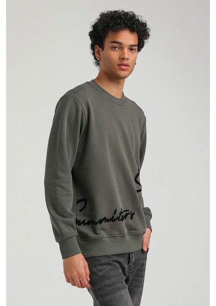 Bisiklet Yaka Haki Slim Fit Sweatshirt 23FWM60150 fırsatları