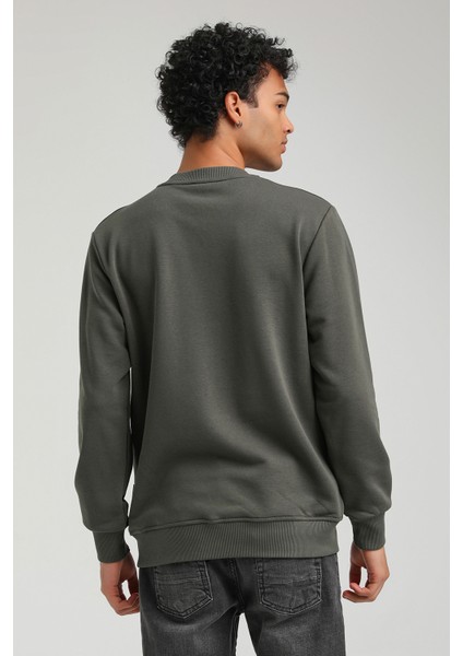 Bisiklet Yaka Haki Slim Fit Sweatshirt 23FWM60150 indirimleri