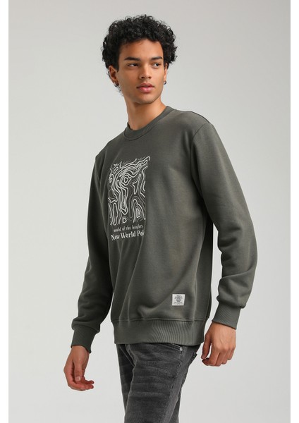 Bisiklet Yaka Haki Slim Fit Sweatshirt 23FWM60153 fırsatları