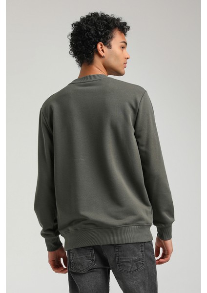 Bisiklet Yaka Haki Slim Fit Sweatshirt 23FWM60153 indirimleri