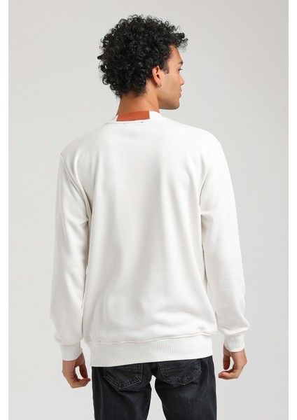 Bisiklet Yaka Ekru Slim Fit Sweatshirt 23FWM60146 indirimleri