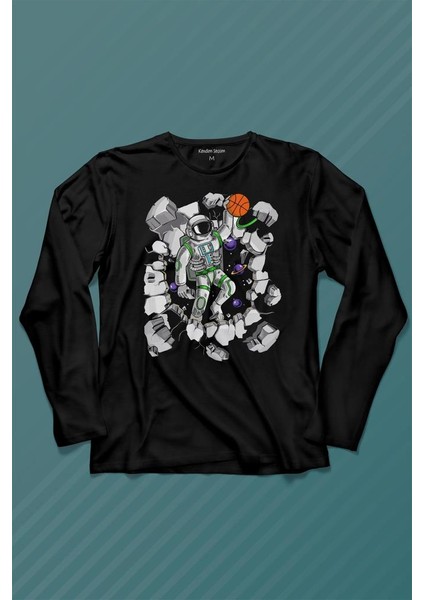 Uzayda Satürn Gezegeni Yanında Basketbol Oynayan Astronot Uzun Kollu Tişört Baskılı T-Shirt