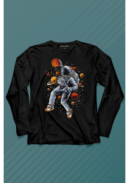 Uzayda Satürn Gezegeni Yanında Basketbol Oynayan Astronot Uzun Kollu Tişört Baskılı T-Shirt