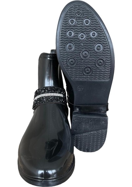 Kemerli Tokalı Kadın Yağmur Botu SİYAH - GÜMÜŞ indirimleri