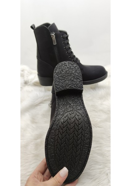 Çiğdem Siyah Yanı Fermuarlı Önü Bağlı Klasik Postal ( - Siyah - 39 - ST00940-SİYAH-39 fırsatları