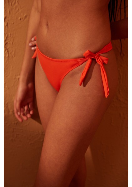Basic Turuncu String Bikini Altı fiyatları