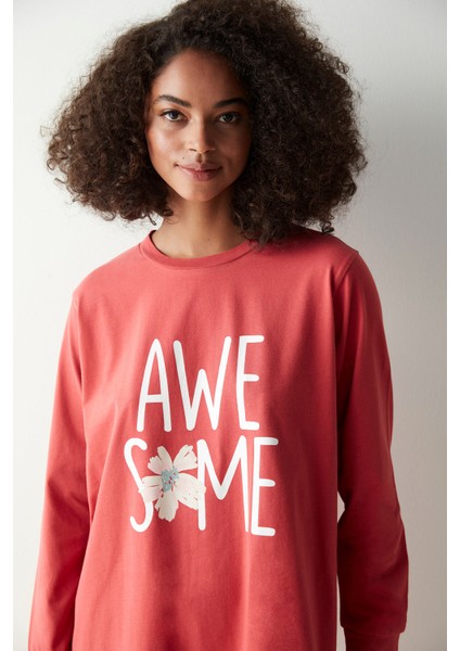 Awesome Slogan Baskılı Gecelik