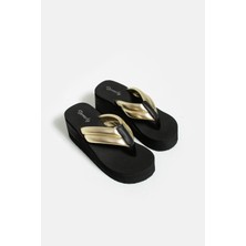 Bermody Kadın Dore Deri Görünümlü Yüksek Platform Parmak Arası Plaj Terlik Flip Flops